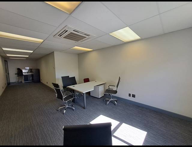 70M² OFFICE TO LET IN DUNKELD WEST